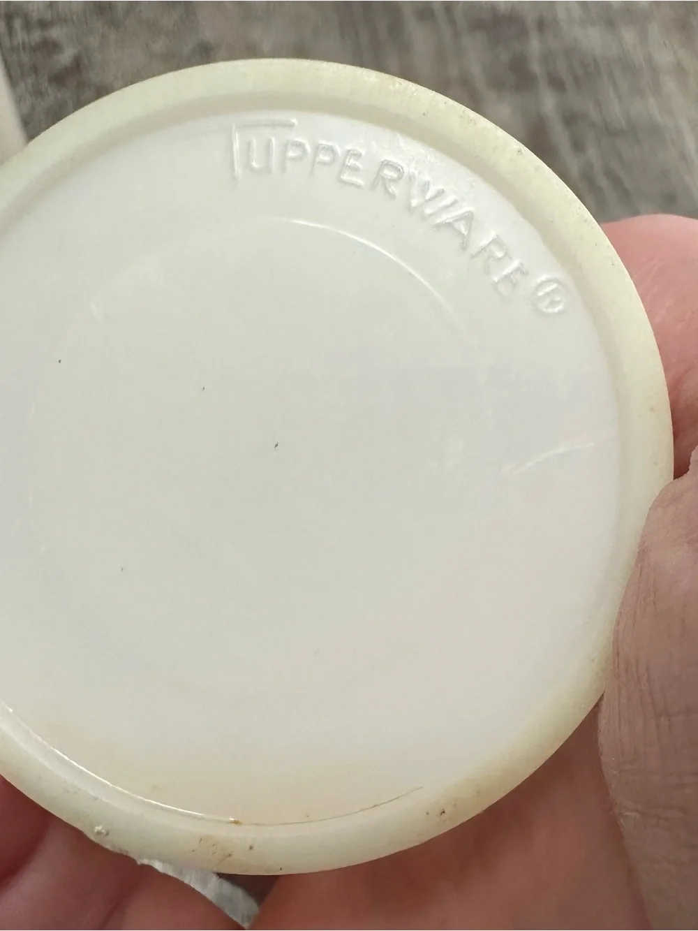 Vintage Tupperware Cream Flip-Top Salt and Pepper shakers  (2)